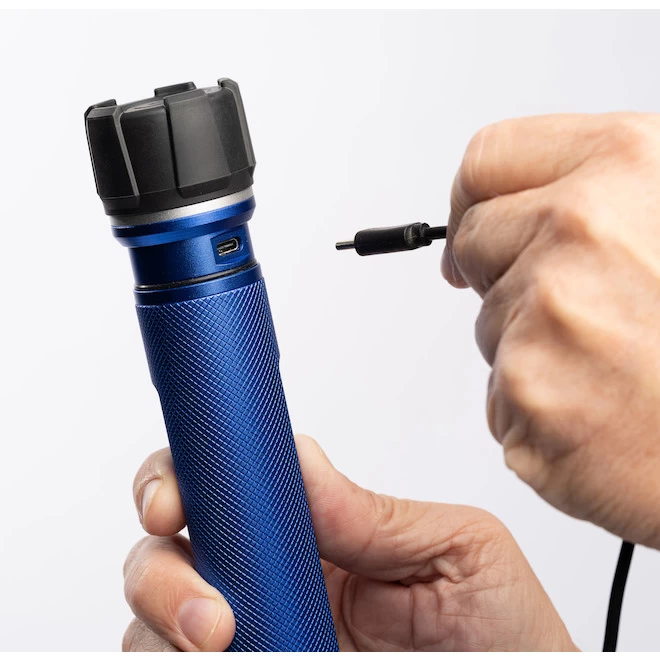 Kobalt Rechargeable - 1000 Lumens LED Flashlight - Image 2