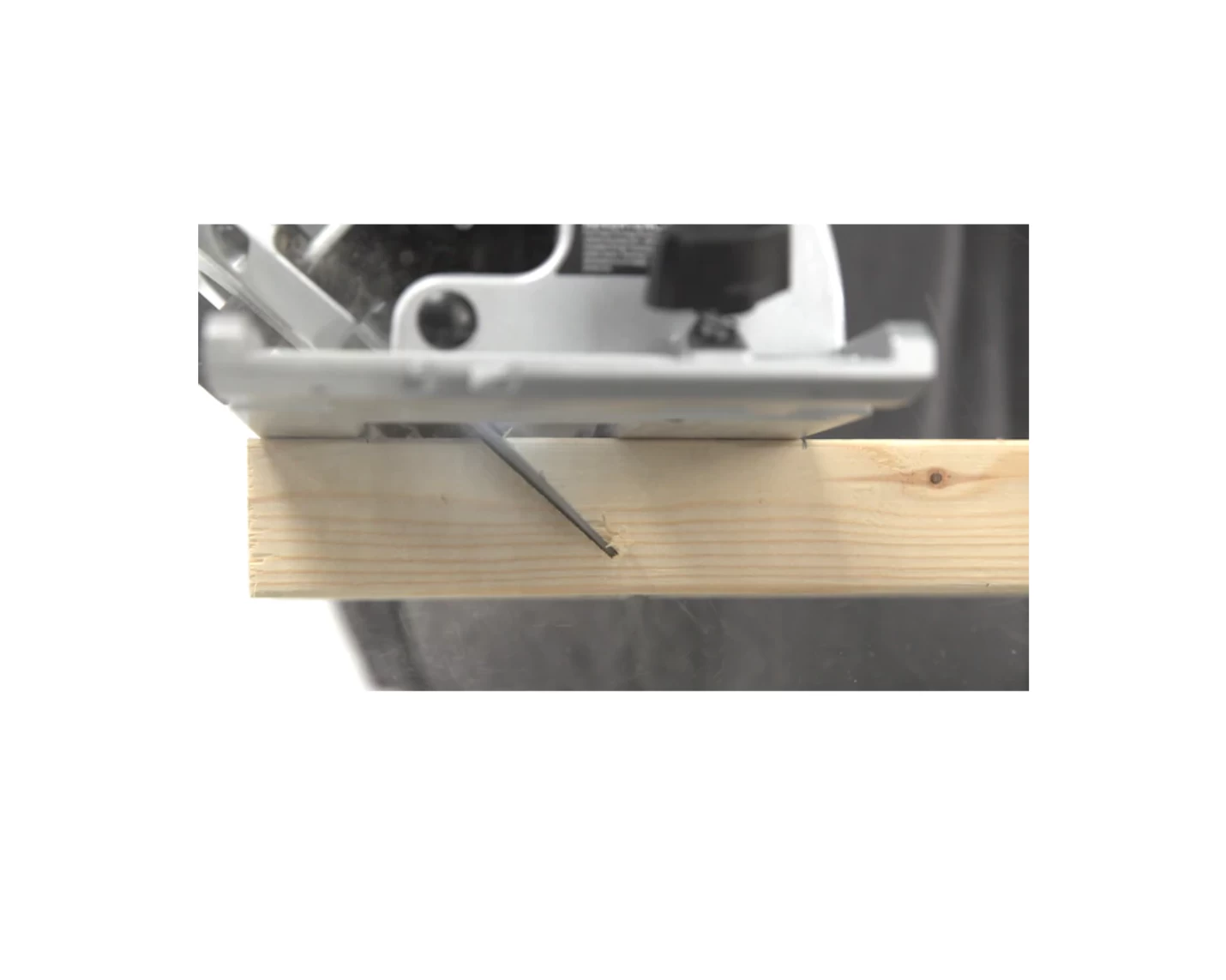 Kobalt KCS 6524B-03 24-Volt Max 6-1/2-in Brushless Cordless Circular Saw - Image 4