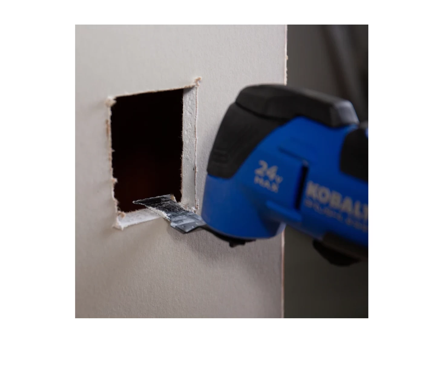 Kobalt KMT 124B-03 18-Piece Brushless 24-volt Max Variable Speed Oscillating Multi-Tool Kit With Soft Case - Image 8